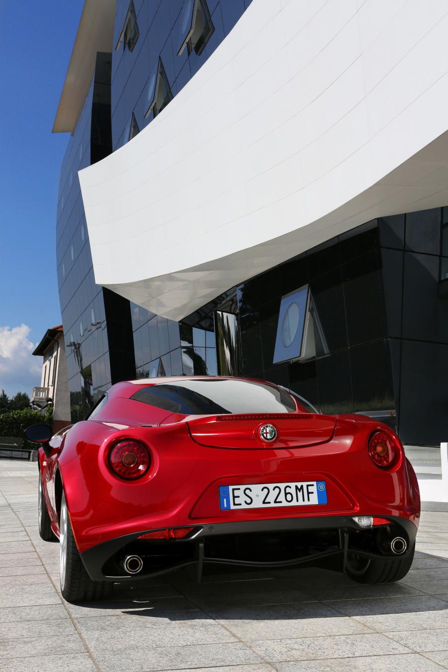  Alfa Romeo 4C (960) 2013 года  (WW) (фото 19 из 77)